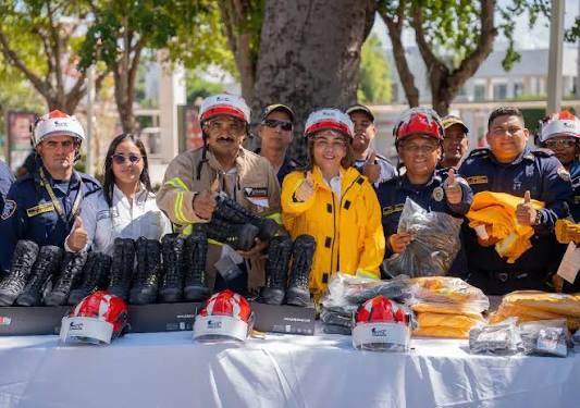 Con la entrega de dotación a 17 cuerpos de bomberos del Cesar, se refuerza el trabajo de estos organismos en todo el departamento