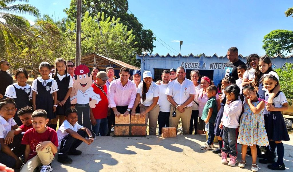 Programas de responsabilidad social de empresas mineras en el Cesar, cuestionados por las comunidades rurales.