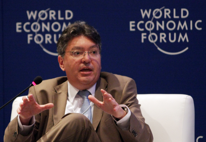 Mauricio Cárdenas critica al Gobierno por crisis del sistema de salud en Colombia