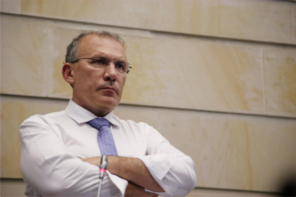 Corte Suprema revisa el caso Roy Barreras DIAN por presuntos recomendados