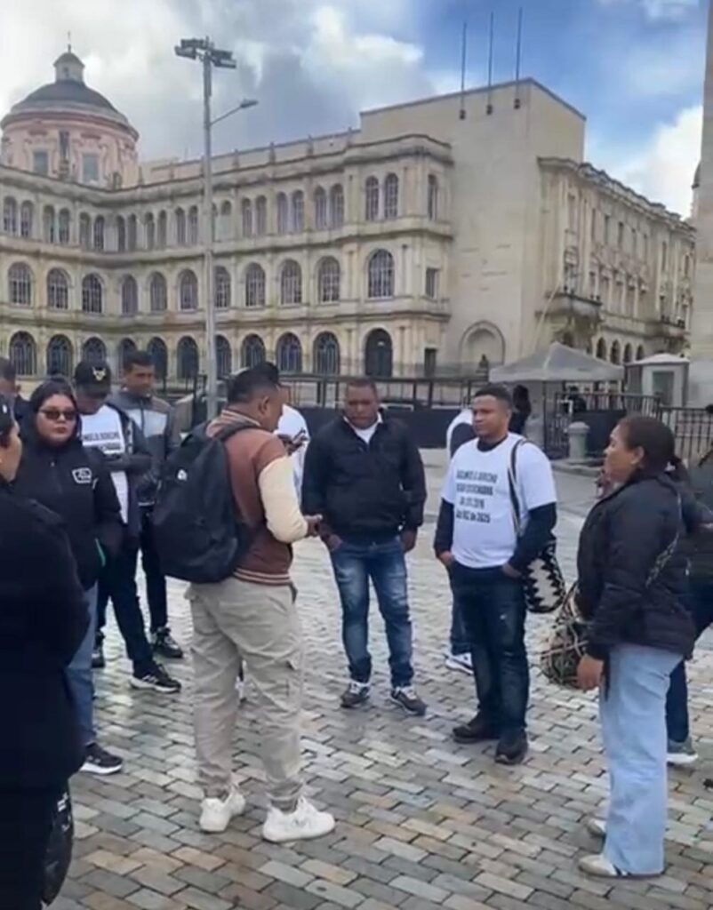 Comisión de trabajadores de la Hacienda La Gloria en la Procuraduría General de la Nación en Bogotá.