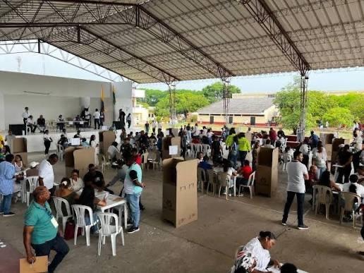 Ciudadanos votando en elecciones al Congreso 2026 en el Cesar