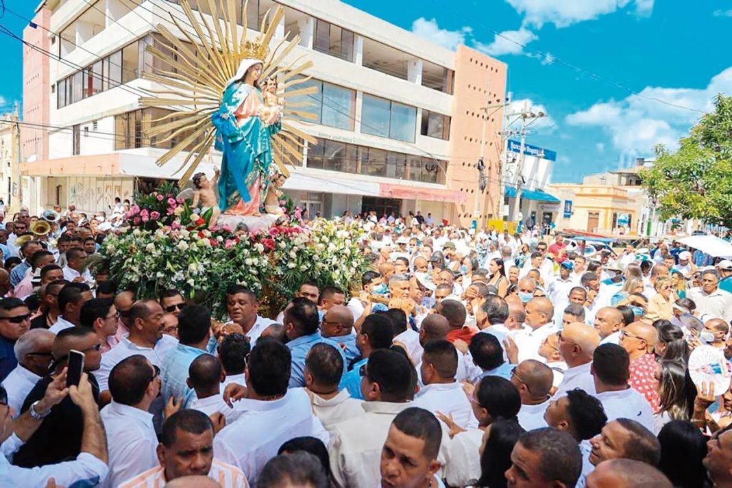 Devotos celebran el Día de la Virgen de la Candelaria en Becerril, Cesar
