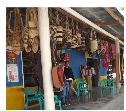 Mochila artesanal y turismo comunitario indígena en Pueblo Bello.