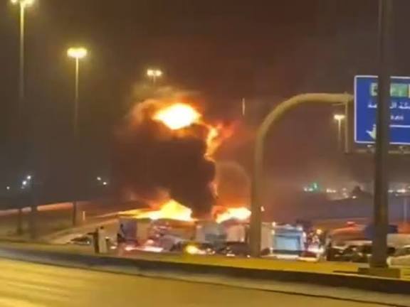 Incendio en la Embajada de Estados Unidos en Riad tras impacto de drones