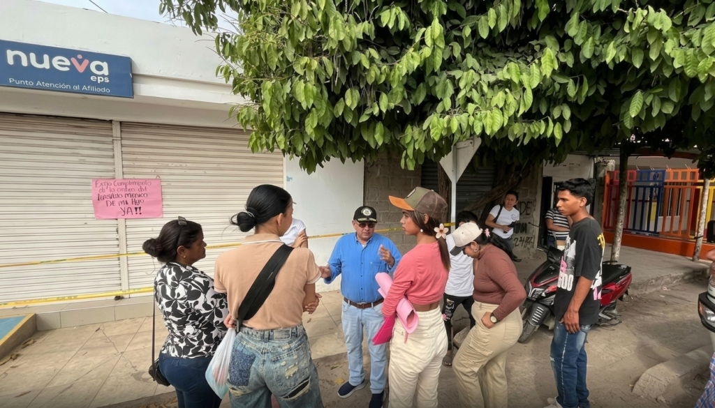 Protesta frente a la Nueva EPS en Bosconia, Cesar, por la demora en el traslado de un recién nacido para cirugía de corazón.