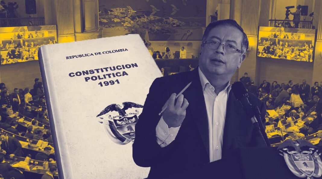 Ciudadanos votando en elecciones al Congreso en Colombia