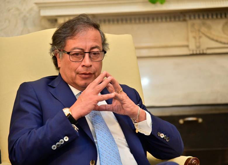 Presidente Gustavo Petro durante un discurso tras cuestionar el sistema electoral en Colombia