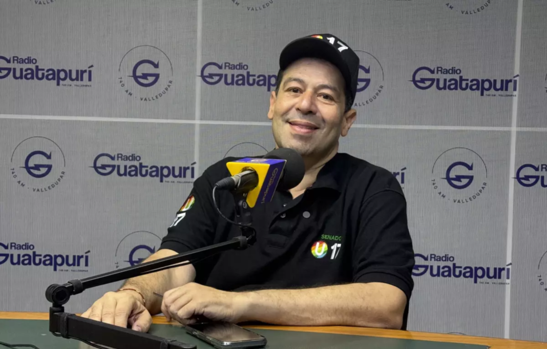 Senador José Alfredo Gnecco en Radio Guatapurí confirmando la solidez de su curul en el Congreso para 2026.