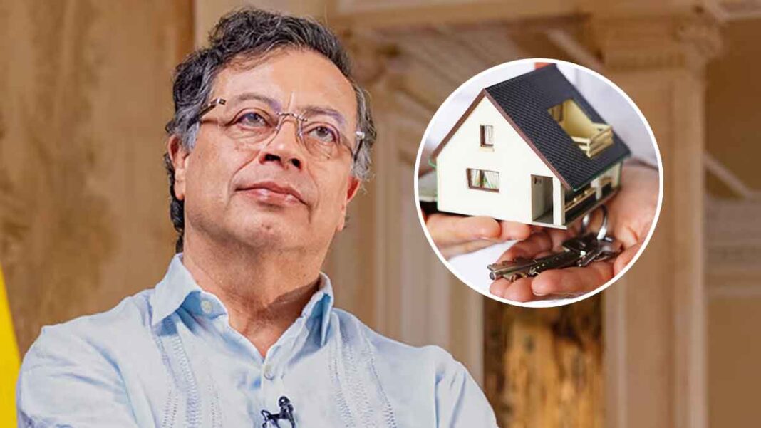 Fotografía de Gustavo Petro, presidente de Colombia, mirando hacia adelante con expresión seria. En un círculo superpuesto a la derecha, se observa un modelo de casa en miniatura y una llave siendo sostenidos por unas manos. La imagen ilustra la declaración de Petro de que comprar vivienda en Colombia en este momento es de 'pendejos' debido a los altos intereses y las críticas sobre el programa Mi Casa Ya.