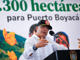 El presidente Gustavo Petro durante su discurso en Puerto Boyacá revelando detalles sobre la Asamblea Nacional Constituyente.