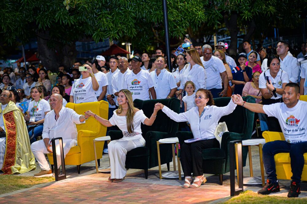 Acto de homenaje a víctimas del conflicto armado en el Cesar en el Parque de la Vida con autoridades y comunidad