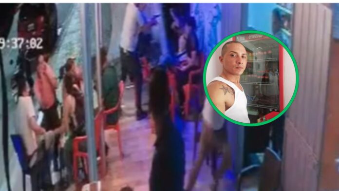 Captura de cámara de seguridad que muestra el ataque en El Neón Bar de Codazzi, Cesar. Incluye un recuadro con la fotografía de Wilmer José González Rodríguez, víctima del doble homicidio.