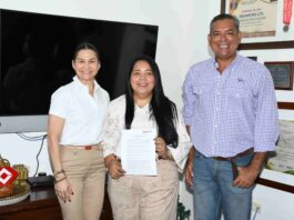 entrega de beca para periodistas del Cesar por Drummond y CPV