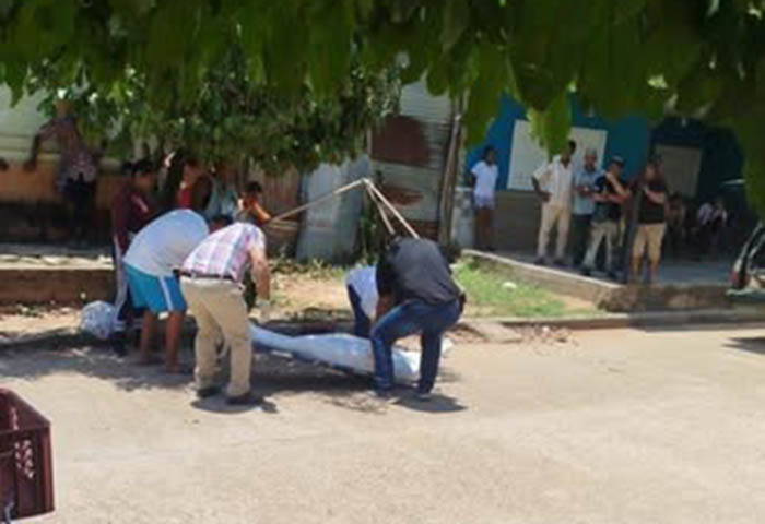 Escena de crimen en Pelaya Cesar tras ola de asesinatos investigados por hurto de hidrocarburos