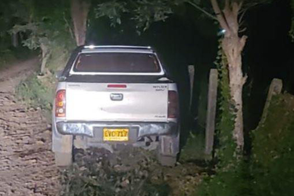 Libros abiertos apilados, representando lectura, estudio y educación