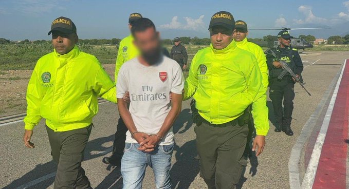 Alias Barbas es custodiado por la Policía tras su captura en el Cesar en operativo contra el ELN