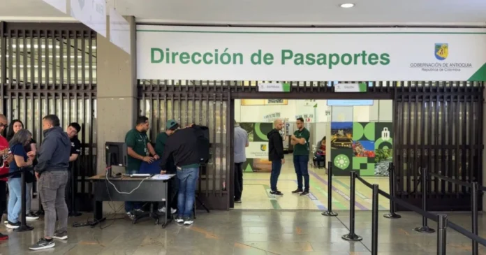 Oficina de pasaportes en Colombia con atención suspendida por ataque cibernético en plataforma nacional