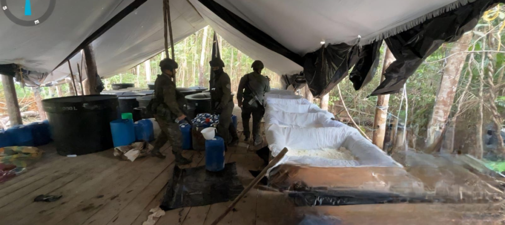 Estructuras artesanales para el procesamiento de cocaína del ELN destruidas por el Ejército Nacional.