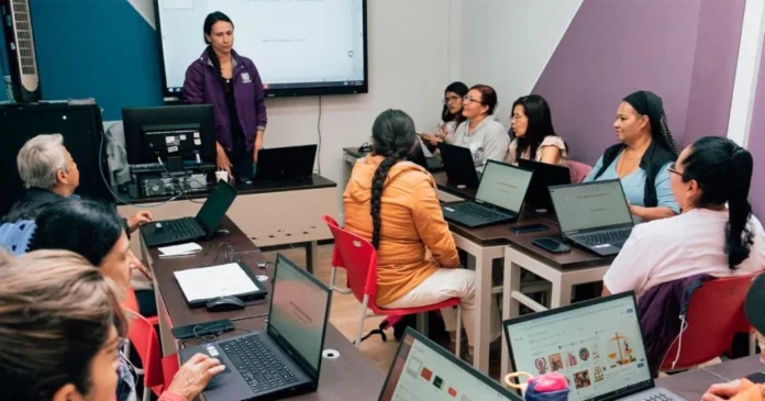 Mujeres de Valledupar podrán inscribirse gratis en cursos de Recursos Humanos, Marroquinería y Cocina Colombiana.