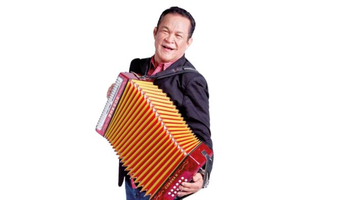 Retrato del maestro Alfredo Gutiérrez, el legendario 'Rebelde del Acordeón', quien será homenajeado en Barranquilla.
