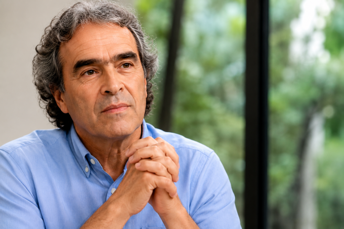 Sergio Fajardo, quien felicitó a Abelardo de la Espriella en redes sociales y pidió reconciliación nacional tras las elecciones presidenciales.