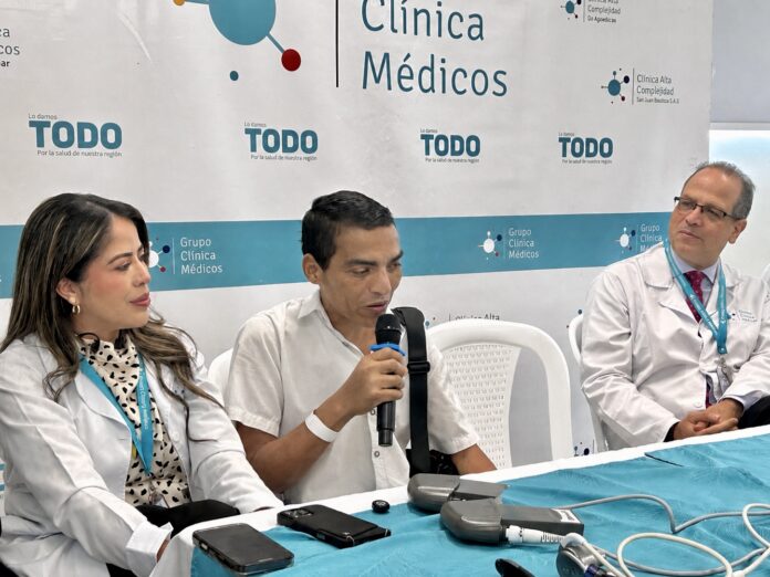 Paciente Roberto Rodríguez durante la presentación del primer implante de corazón artificial HeartMate 3 realizado en Valledupar por especialistas de la Clínica Médicos Alta Complejidad