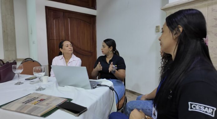 Testigos electorales reciben capacitación del CNE en Valledupar antes de la segunda vuelta presidencial.