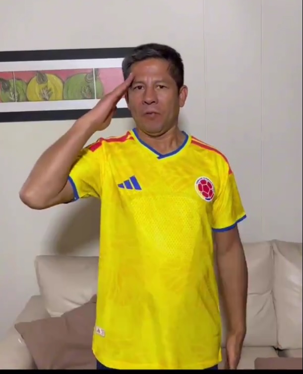 John Frank Pinchao expresa su respaldo a Abelardo de la Espriella en un video publicado en redes sociales.