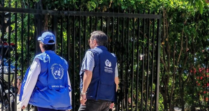 Funcionarios de ONU Derechos Humanos y la Defensoría del Pueblo durante visita al sector Nando Marín de Valledupar.