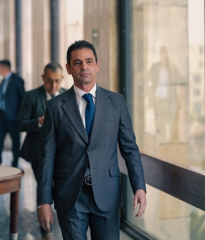 Ape’ Cuello rompió el silencio y pidió a sus votantes escoger libremente entre Abelardo de la Espriella e Iván Cepeda.