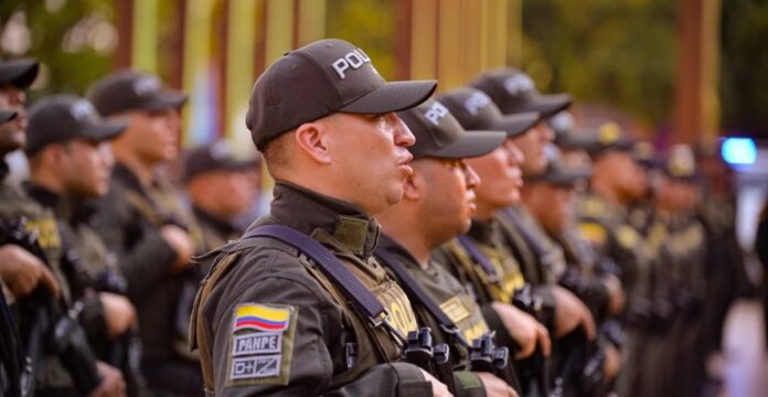 Policías participan en operativo de seguridad en el sur del Cesar previo a la segunda vuelta presidencial.
