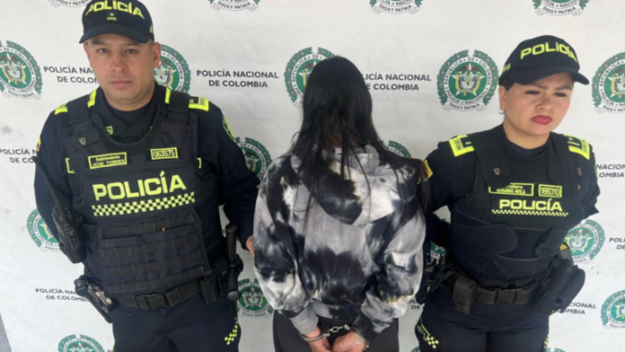Captura de una mujer señalada de votar dos veces durante las elecciones presidenciales en Valledupar.