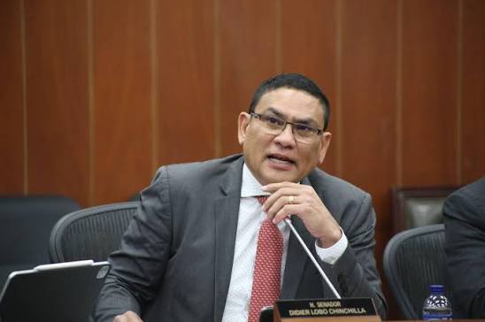 Senador Didier Lobo Chinchilla durante una sesión del Congreso tras la admisión de una demanda de pérdida de investidura por el Consejo de Estado.