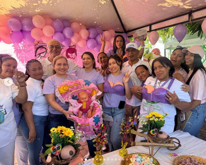 Participantes de la feria de lactancia materna organizada por el Hospital Rosario Pumarejo de López