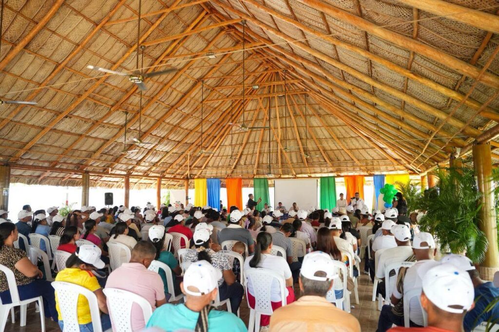 Integrantes de Juntas de Acción Comunal participan en un encuentro de líderes comunitarios del Cesar