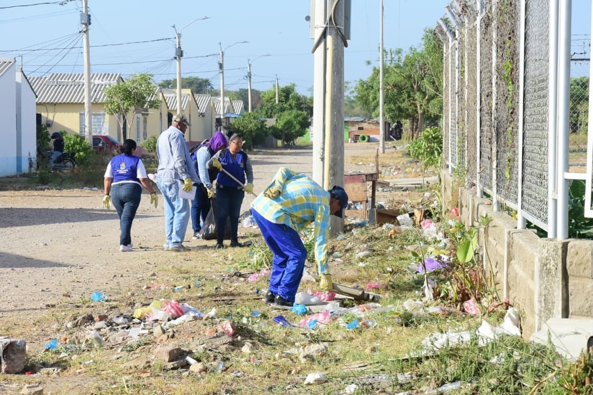Escuadrón del Embellecimiento recoge residuos en Valledupar
