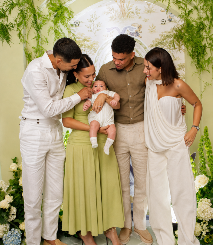 Luis Díaz, Geraldine Ponce, Daniel Muñoz y su esposa durante el bautizo del pequeño Fernando.