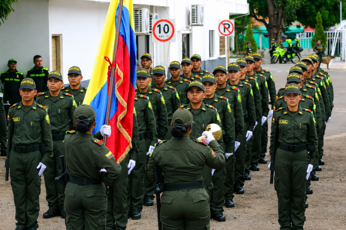 Jóvenes juraron bandera como auxiliares de Policía durante una ceremonia en el Cesar