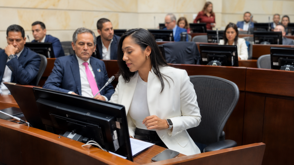 Claudia Zuleta durante la presentación del proyecto de protección para trabajadores independientes con bajos ingresos.
