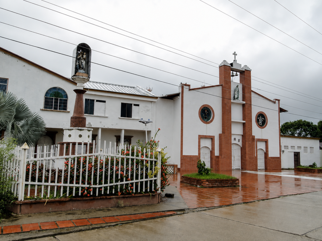Iglesia de La Gloria, Cesar, pueblo natal del compositor Fernando Meneses