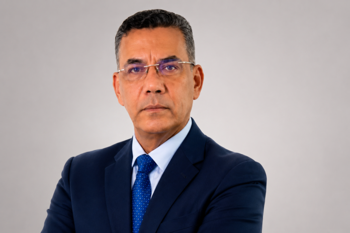 Jorge Eduardo Mora López, ministro de Defensa designado por Abelardo de la Espriella, durante el proceso de empalme del Ministerio de Defensa.