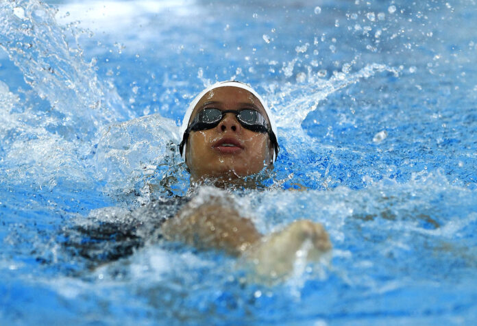 Para atleta compite en una prueba de Para natación durante los II Juegos Parasuramericanos Valledupar 2026.