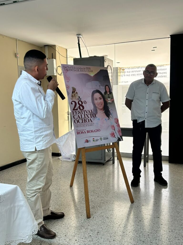 Presentación del afiche del Festival Calixto Ochoa en homenaje a Rosa Rosado ante integrantes del CPV