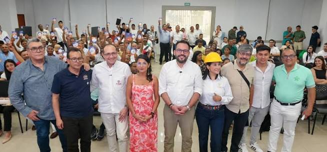 Trabajadores y autoridades participan en jornada sobre cierre de minas en el Cesar
