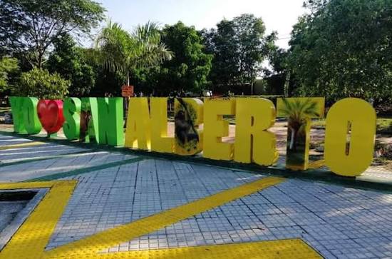 Letrero turístico de San Alberto, Cesar, municipio donde fue hallado muerto un joven de 26 años.