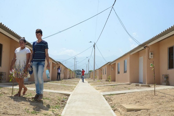Sesión del Concejo de Valledupar durante el estudio del proyecto que autoriza la titulación de predios en el barrio El Porvenir.