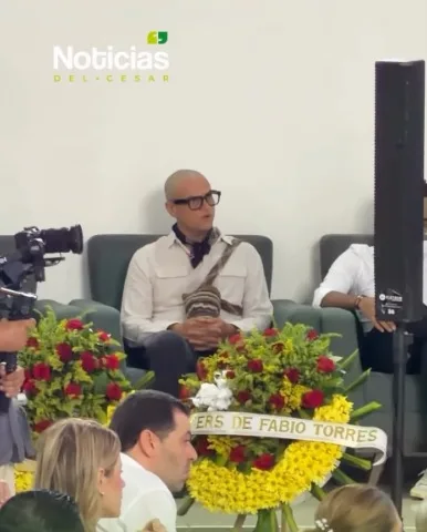 Silvestre Dangond en las honras fúnebres de Fabio Torres