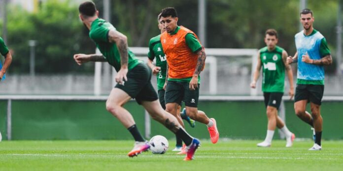 Jugadores del Racing de Santander durante un entrenamiento de pretemporada