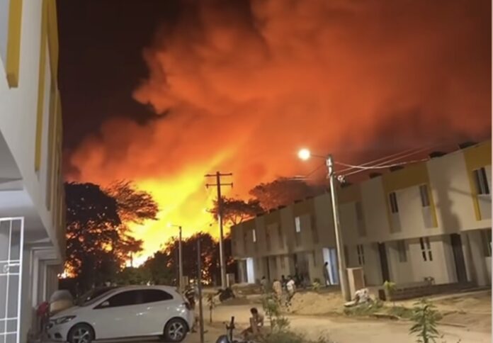 Incendio forestal cerca de Nueva Holanda, Viena y Salamanca